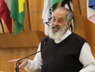 Valmir questiona prefeito sobre uso de mão dupla na Rua Prof. Olinda de Almeida Mercadante