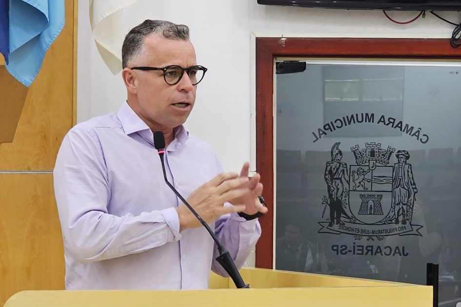 Luís Flávio questiona prefeito sobre falta de segurança nas escolas da rede pública de Jacareí