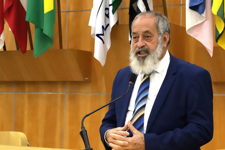 Valmir questiona prefeito sobre falta de manutenção em avenida no Cidade Jardim