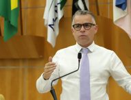 Luís Flávio pede auxílio a deputado para reposição de remédios na Farmácia de Alto Custo