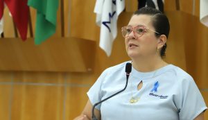 Maria Amélia pede limpeza urgente de córrego na Vila Pinheiro
