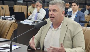Dr. Rodrigo Salomon cobra serviços de zeladoria urbana em vias públicas de Jacareí