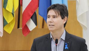 Hernani questiona prefeito sobre aumento real dos salários dos servidores de Jacareí