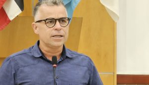 Luís Flávio questiona prefeito sobre construção de 198 casas do “Minha Casa, Minha Vida”