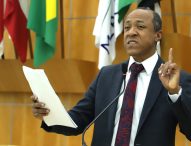 Rogério Timóteo pede limpeza em avenida do Jardim das Oliveiras