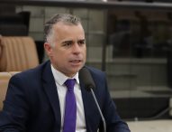 Luís Flávio questiona direitos às pessoas com espectro autista em escolas de Jacareí