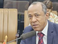 Rogério Timóteo questiona prefeito sobre falta de vagas em escolas de ensino integral