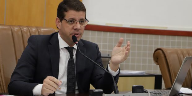 Abner questiona prefeito sobre segurança viária na Lucas Nogueira Garcez