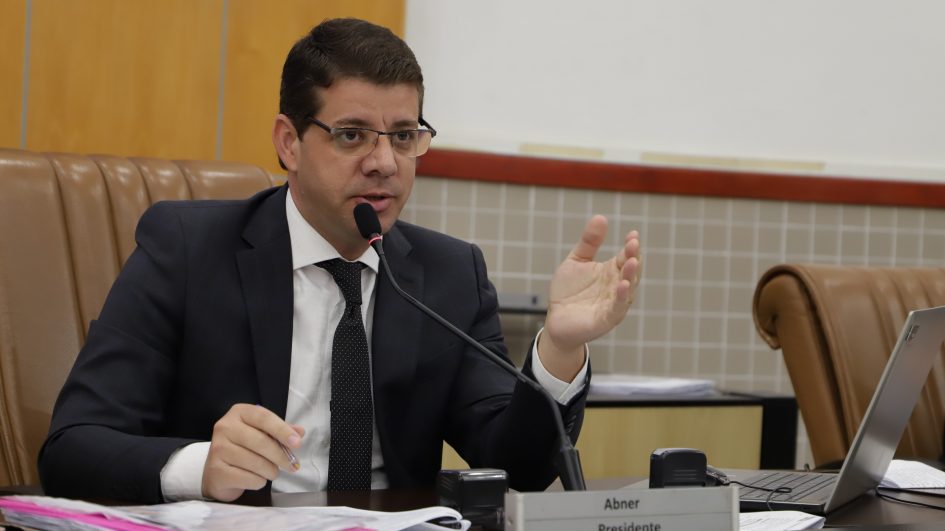 Abner questiona prefeito sobre segurança viária na Lucas Nogueira Garcez