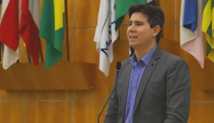 Hernani questiona ações da Prefeitura para o combate à dengue