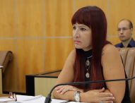 Sônia questiona prefeito sobre liberação de emendas para compra de ração