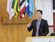 Hernani questiona prefeito sobre falta de lâmpadas de LED na iluminação pública de Jacareí
