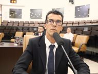 Daniel Mariano busca soluções para infestação de mosquitos na Vila Ita
