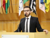 Gabriel Belém questiona prefeito sobre ocupação de cargos em escolas municipais