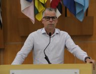 Luís Flávio questiona Prefeitura sobre morte de animais durante castração