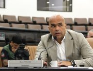 Juex Almeida aciona prefeitura para conserto em rua do Jardim do Vale