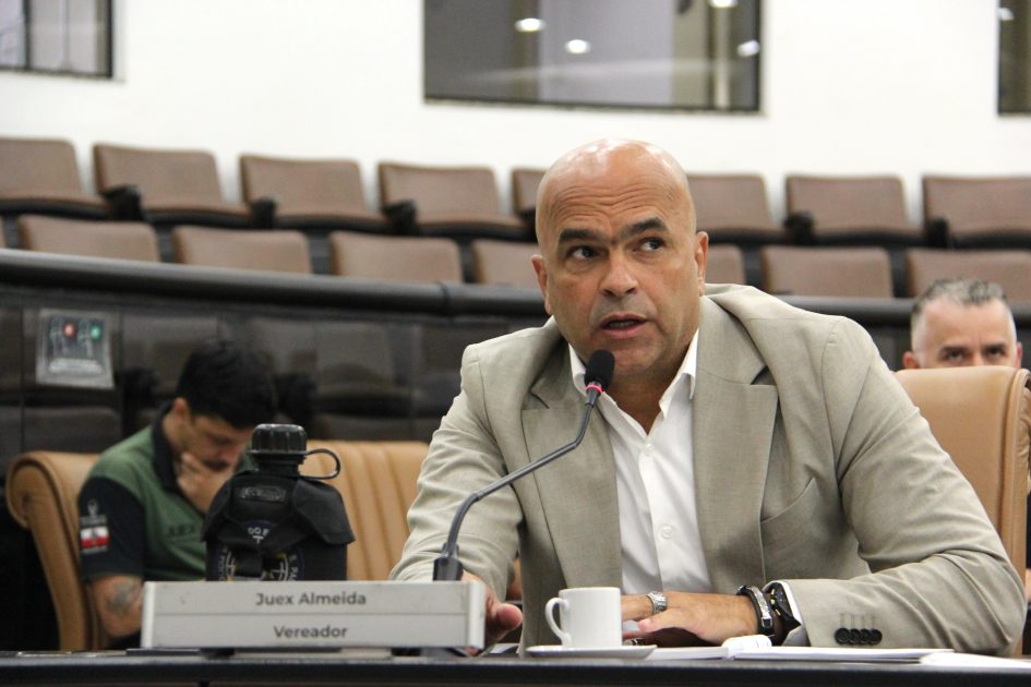 Juex Almeida aciona prefeitura para conserto em rua do Jardim do Vale