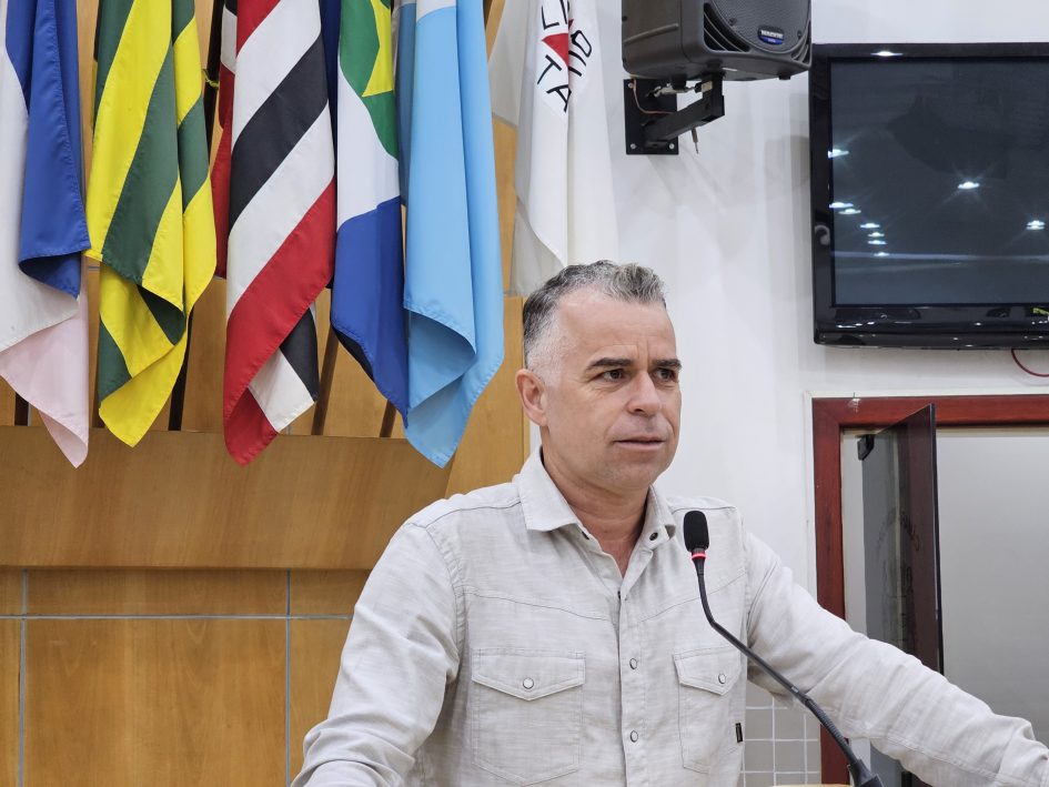 Luís Flávio questiona prefeito sobre construção de pronto-socorro e hospital municipal