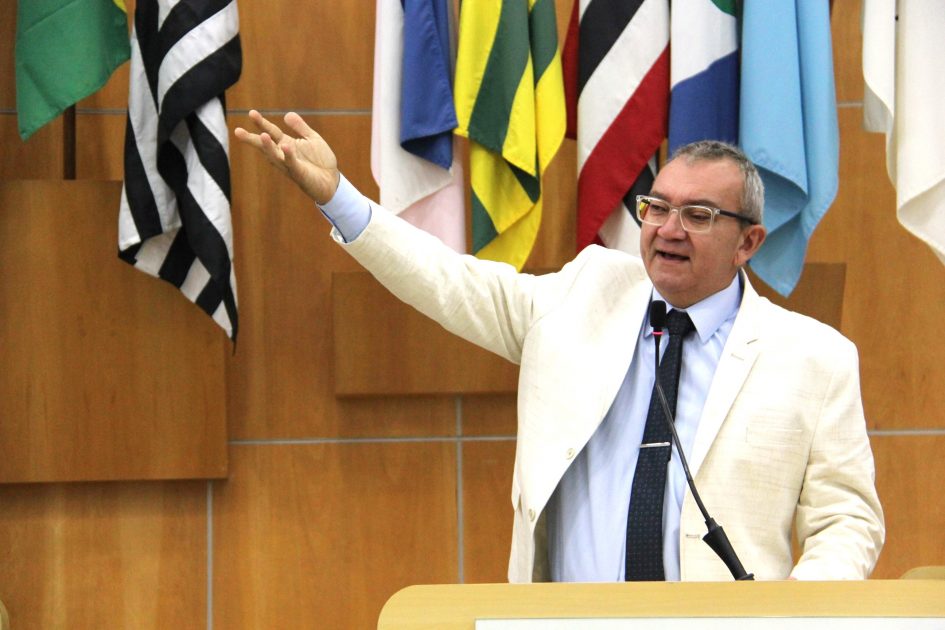Marcelo Dantas pede sinal de internet gratuita em prédios públicos de Jacareí