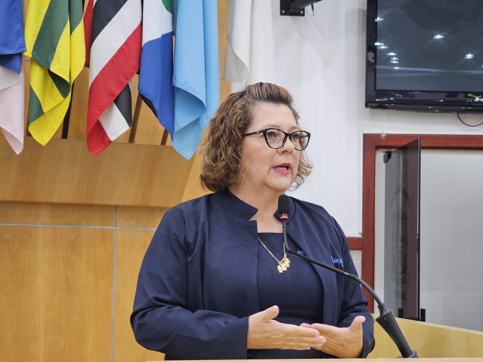 Maria Amélia pede semáforo na entrada do Parque dos Sinos