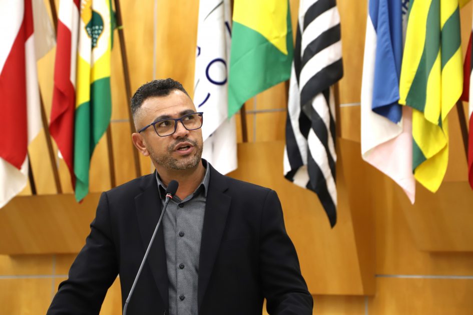 Siufarne pede asfalto para ruas de terra no Cidade Salvador