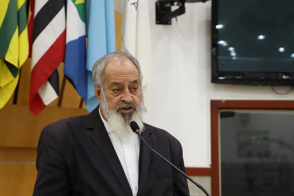 Valmir pede emenda a deputado para pavimentação de via no Jardim Conquista