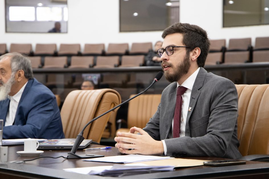 Gabriel Belém busca esclarecimentos sobre fiscalização da Ambiental