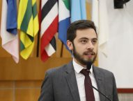 Gabriel Belém cobra Prefeitura sobre estrutura e contratos de escolas de Jacareí