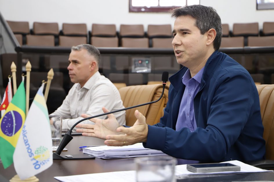 Hernani Barreto indica retirada de poste de iluminação no Conjunto São Benedito