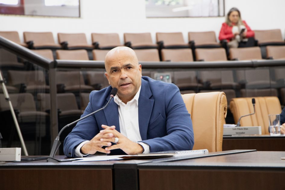 Juex Almeida alerta Prefeitura sobre exploração infantil em Jacareí