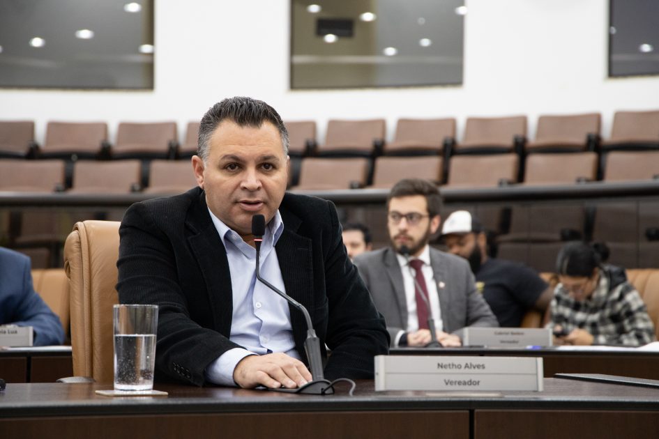 Netho Alves cobra serviços de manutenção na EMEF Prof. Tito Máximo