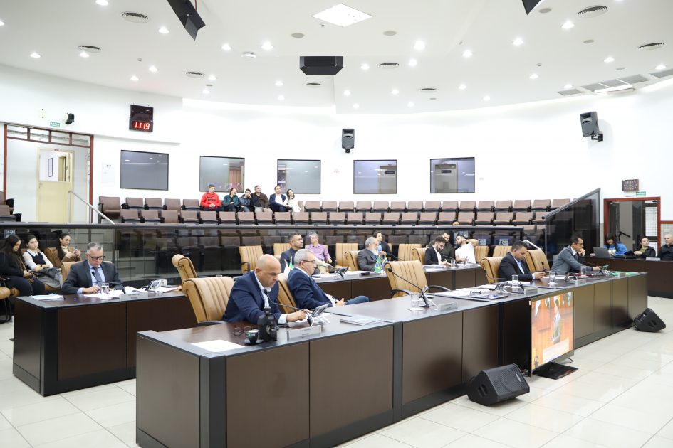 Câmara Municipal aprova veto do prefeito e adia discussão sobre Código Tributário