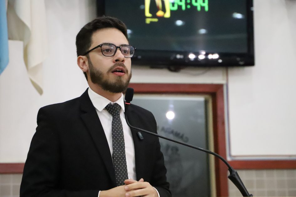 Gabriel Belém pede informações detalhadas sobre gastos com publicidade da Prefeitura