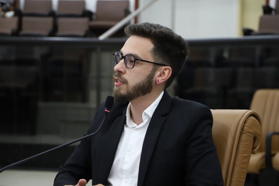 Gabriel Belém questiona prefeito sobre falhas em obras de canalização na Lucas Nogueira Garcez