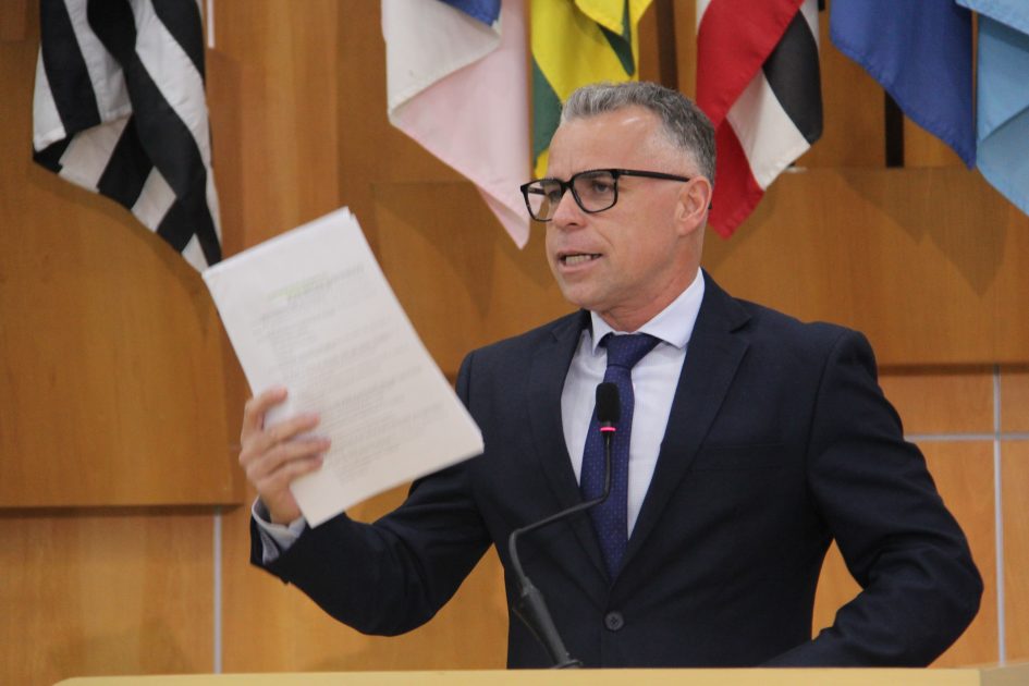 Luís Flávio questiona prefeito sobre responsabilidade nas obras da Avenida Castelo Branco