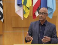 Paulinho dos Condutores reivindica limpeza da quadra de esportes no Parque dos Sinos