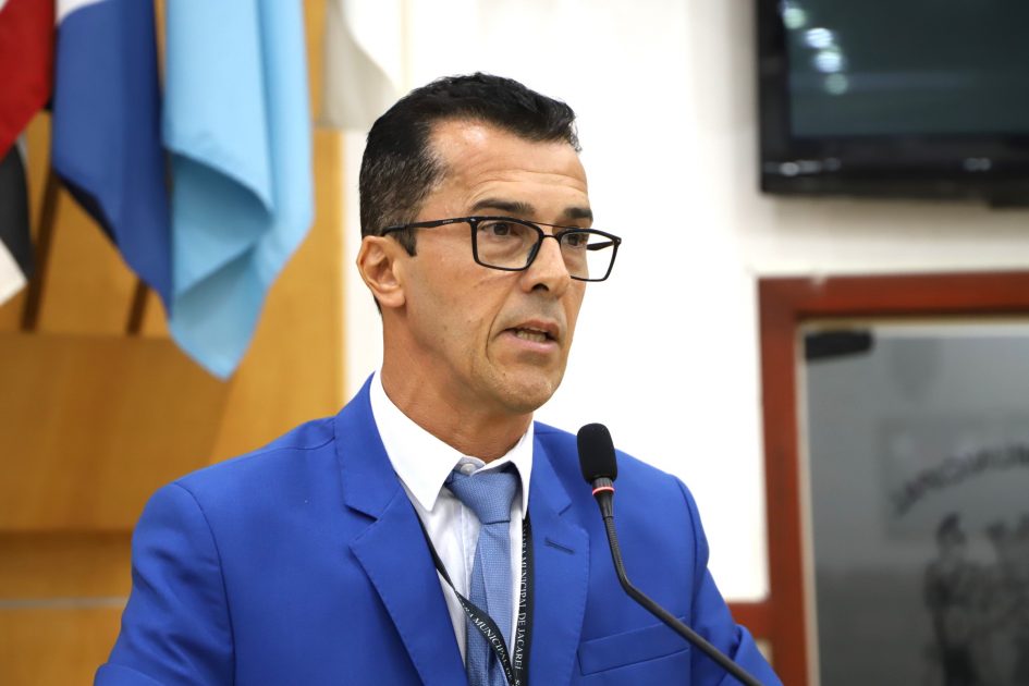 Daniel Mariano pede regularização urgente de rede elétrica no bairro Chácaras de Guararema