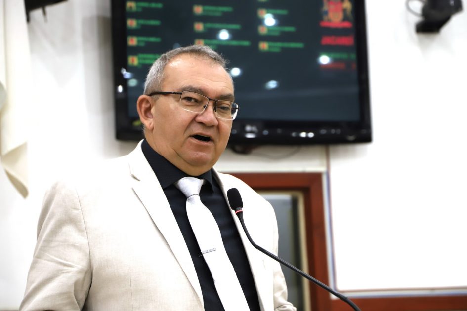 Marcelo Dantas cobra poda de árvores e academia ao ar livre