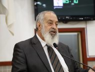 Valmir pressiona INSS para agilizar concessão de benefícios para idosos