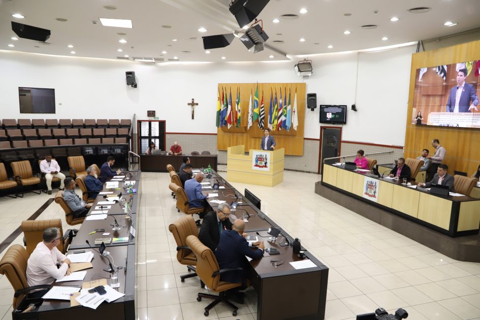Câmara aprova contratação temporária de médicos e outros dois projetos