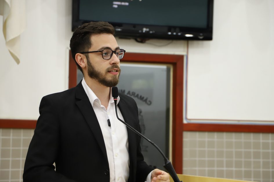 Gabriel Belém questiona prefeito sobre atuação da Controladoria Unificada de Jacareí