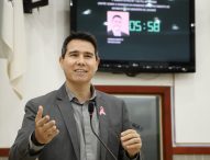 Hernani Barreto propõe uso de painel digital em Farmácia de Alto Custo