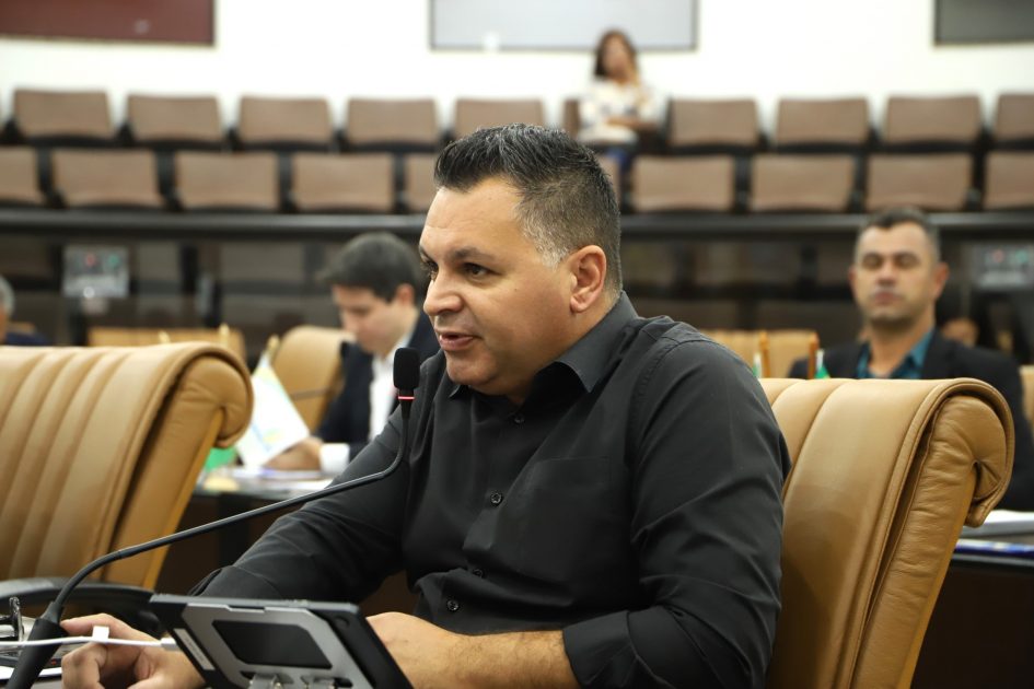 Netho Alves sugere elevação de guarda-corpos em pontes de Jacareí para prevenir suicídios
