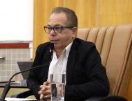 Paulinho do Esporte aciona Prefeitura por risco de queda de árvores e cobra recapeamento asfáltico em Jacareí