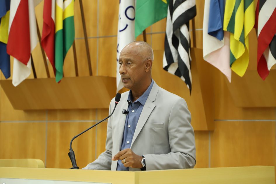 Paulinho dos Condutores propõe isenção de IPTU para famílias de pessoas com autismo em Jacareí