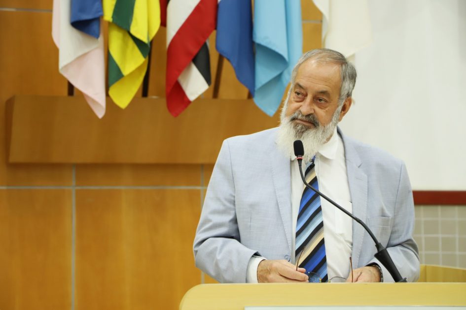Valmir questiona Prefeitura sobre falta de acessibilidade em faixas de pedestres