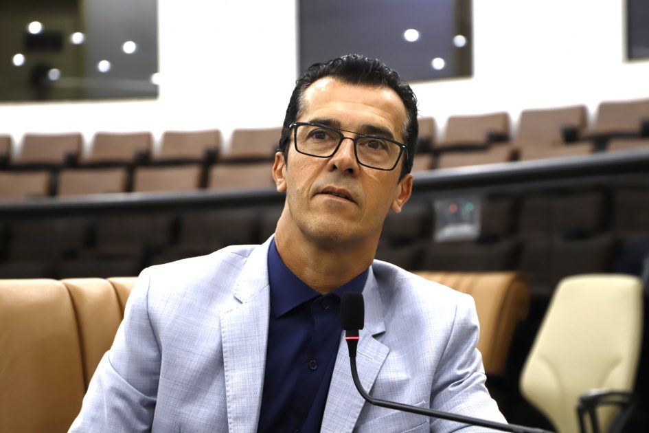 Daniel Mariano pede providências urgentes para fiação solta em ruas de Jacareí