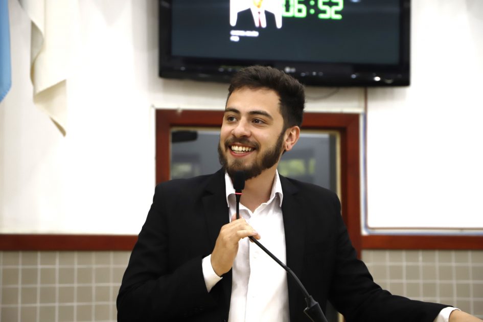 Gabriel Belém solicita recuperação do asfalto em ruas de diferentes bairros de Jacareí