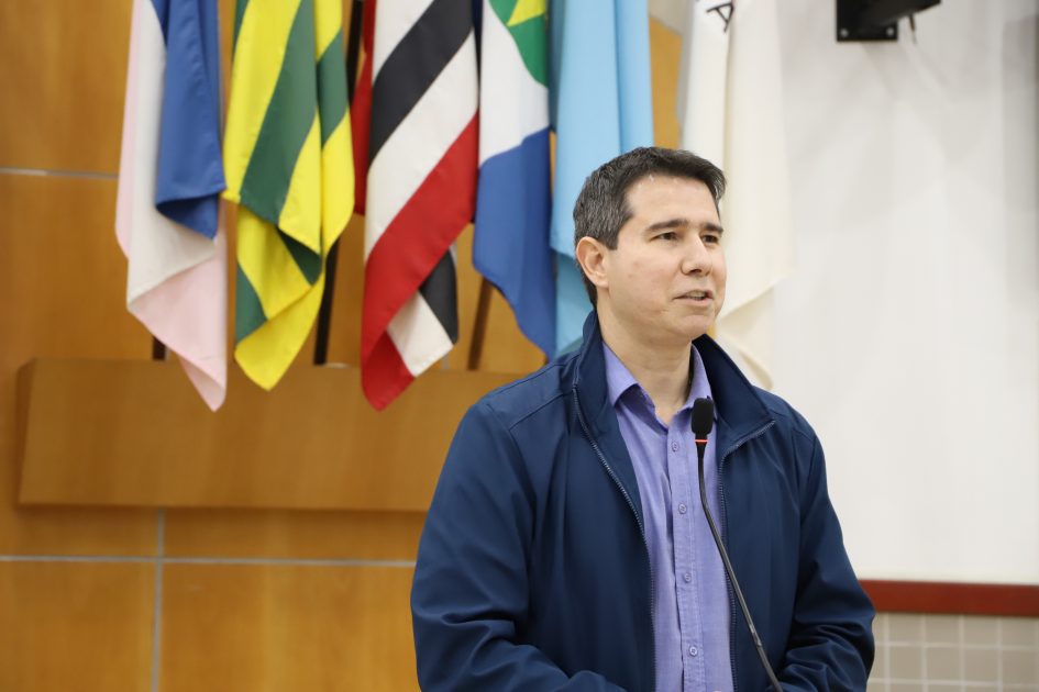 Hernani pede melhorias em campo de futebol no Conjunto São Benedito