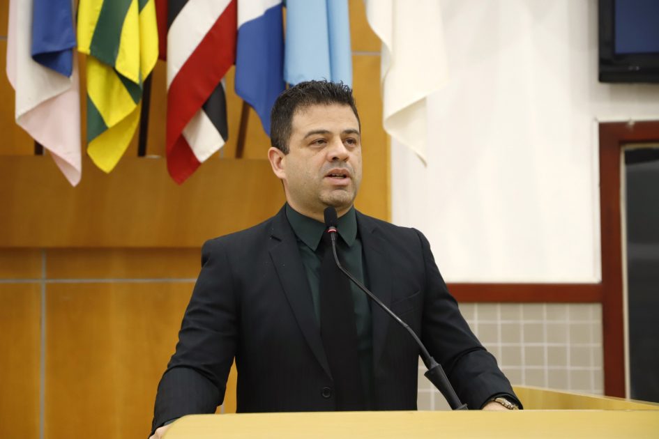 Jean Araújo cobra melhorias ao DER na Euryale de Jesus Zerbini